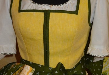 Pinzgauer Leinen-Dirndl