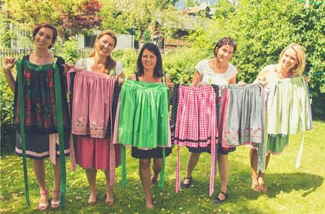 Die fünf Damen der Vergissmeinnicht vintage factory in Altaussee