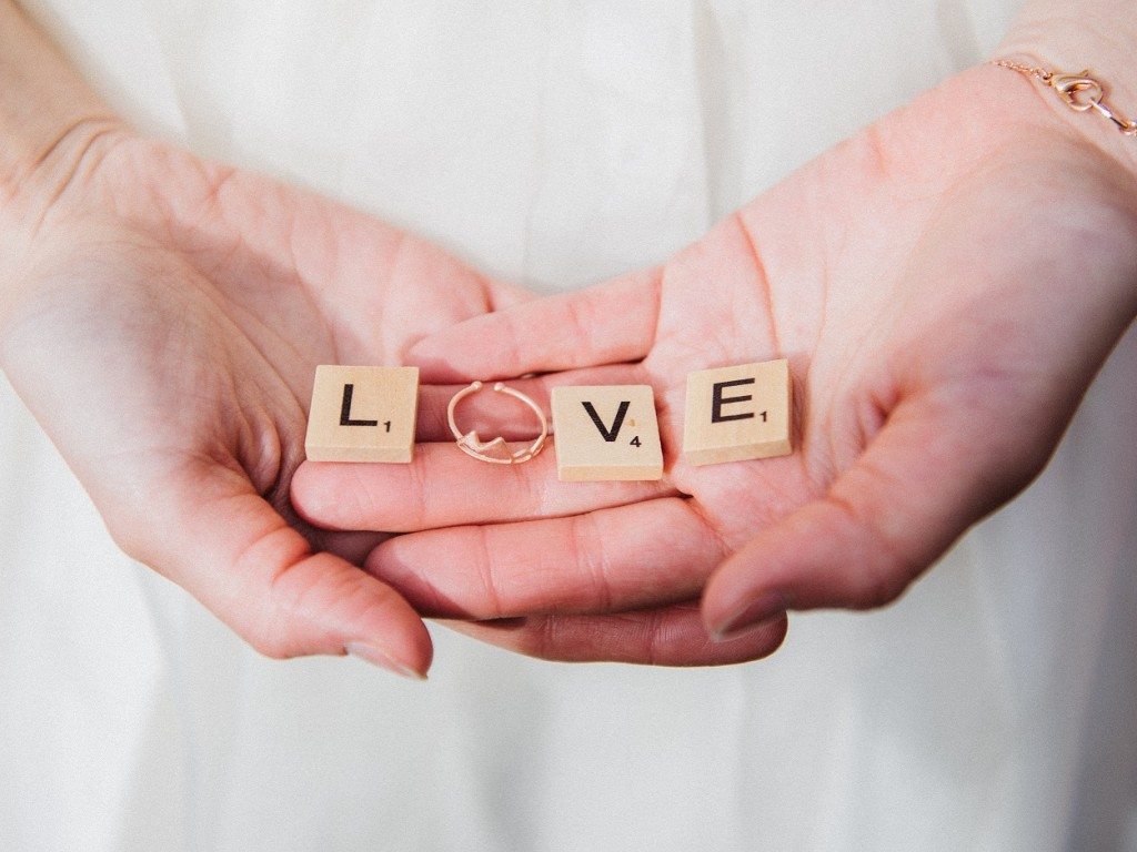 Brautdirndl Shooting Sweet Valentine Scrabble-Buchstaben LOVE